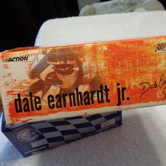 Dale Earnhardt Jr #8 Budweiser 1999 Monte Carlo Limited Edition Action Car 1/24 - Picture 16 of 17